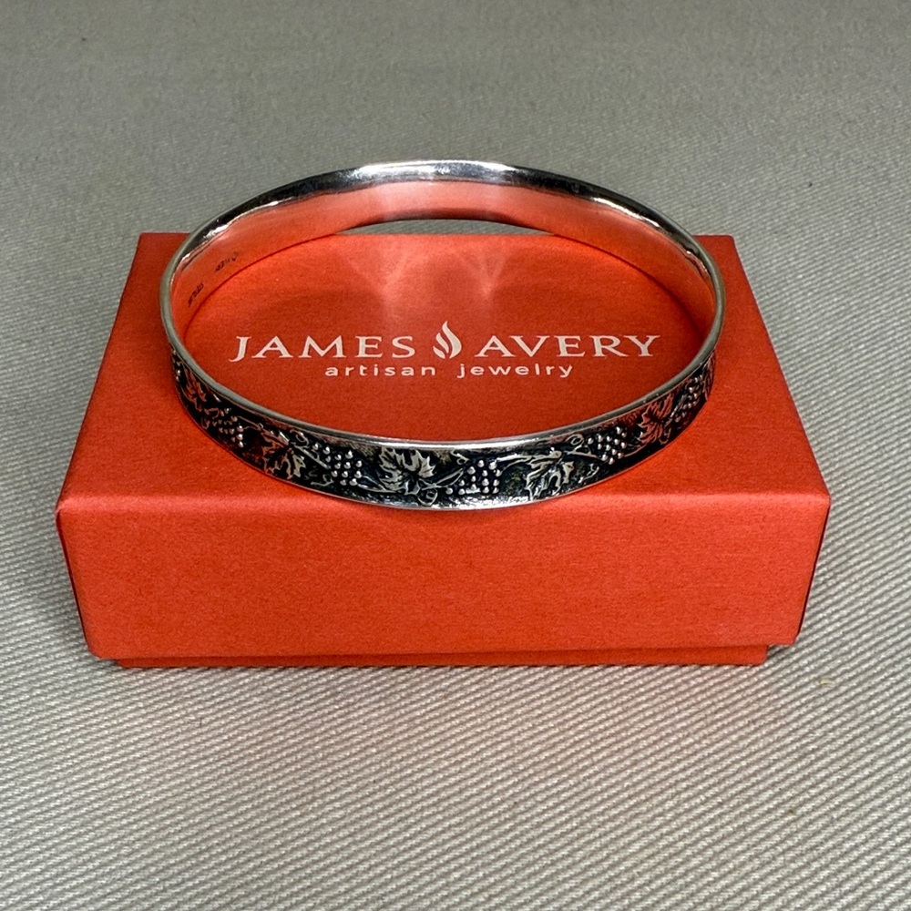 James Avery Grapes and Leaves Bangle